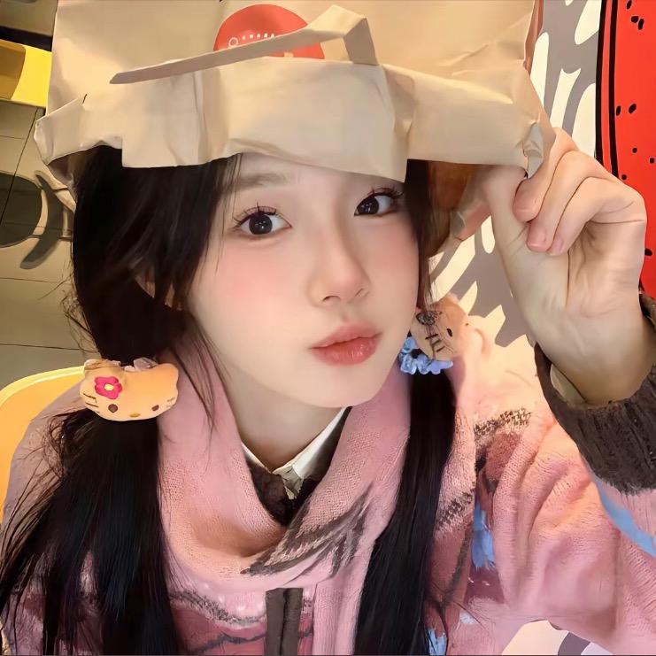 聚心投-小熊踩云团