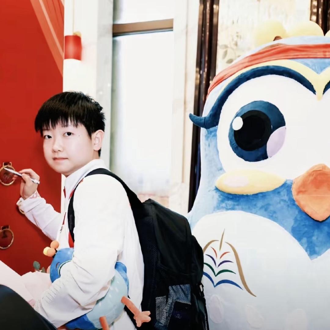 离我远点行吗、