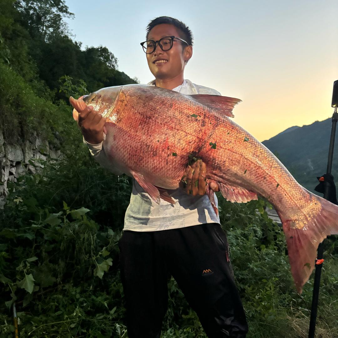 天赐爱钓鱼🎣