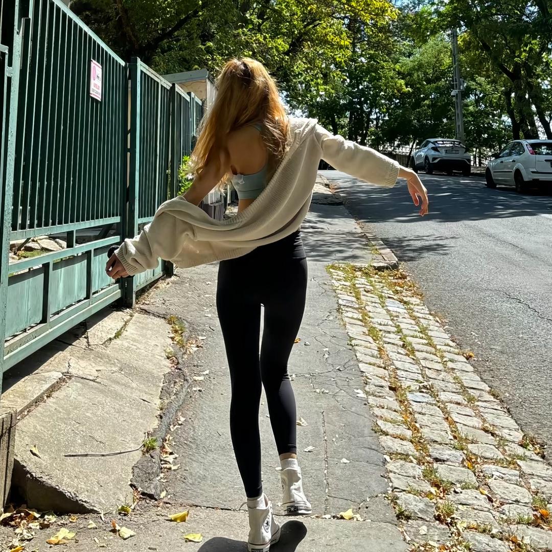 👣
