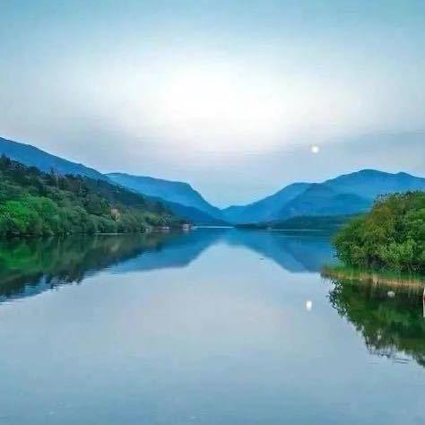 日照市东港区日照街道尹翠英服饰店