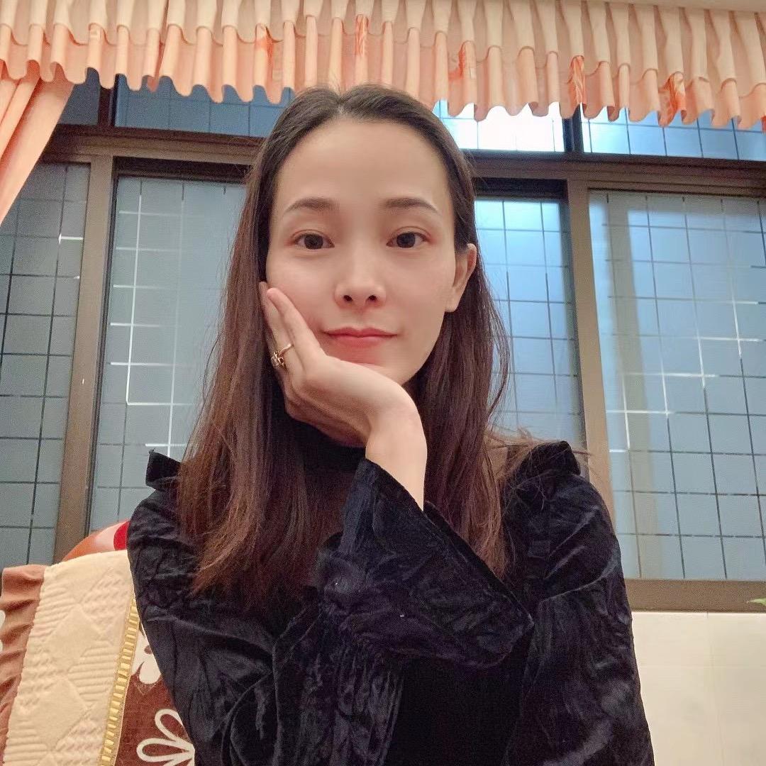 晓晓爱吃喝玩乐