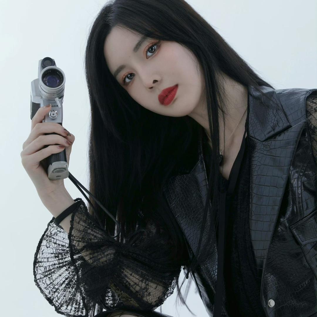 菠萝YunaChen穿搭甄选