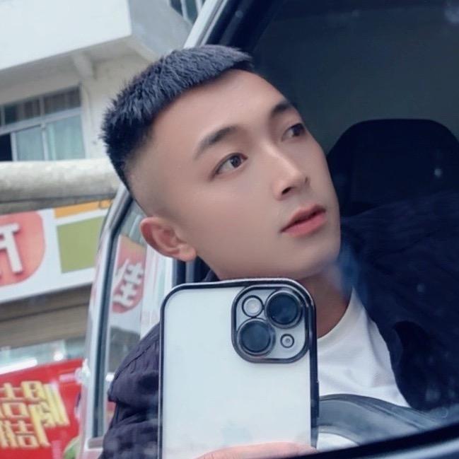 ღ  四月 💋 ࿐