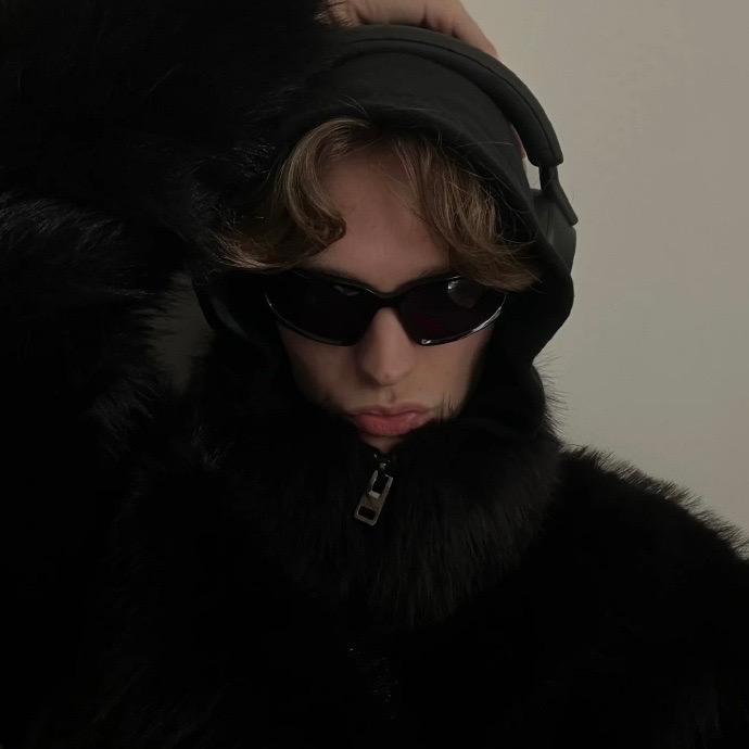 ACE·ISSE  MAN·鸿宇