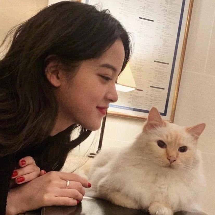 是小莉呀……