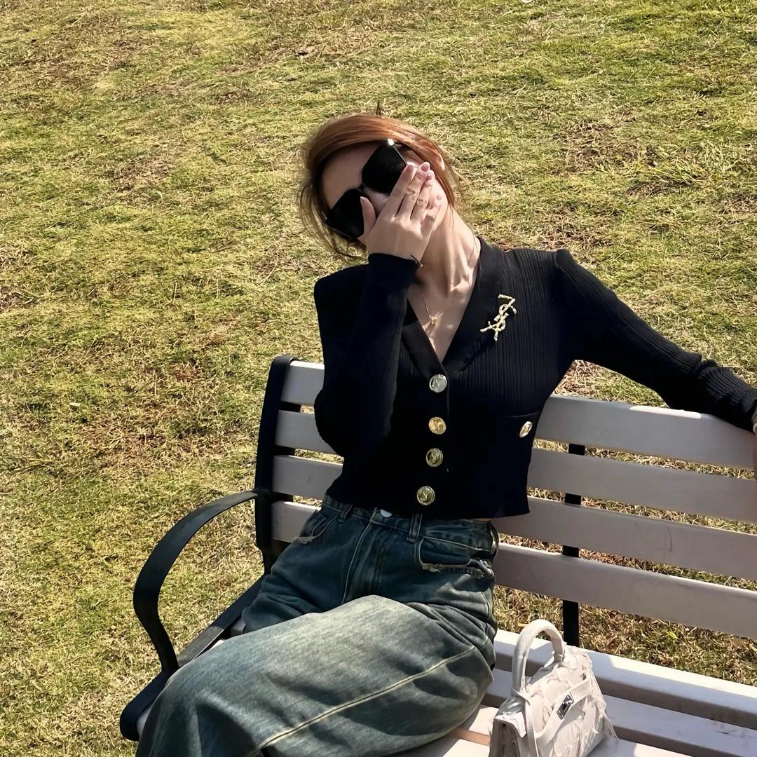 程莉莎 @