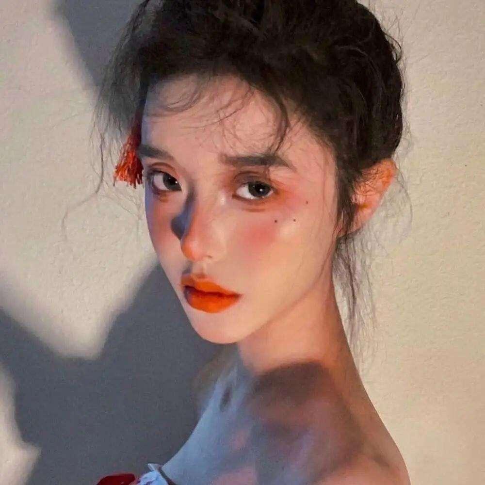 依依