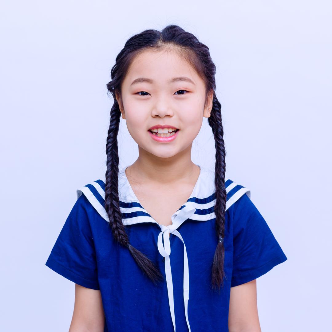 牟鹏洁同学