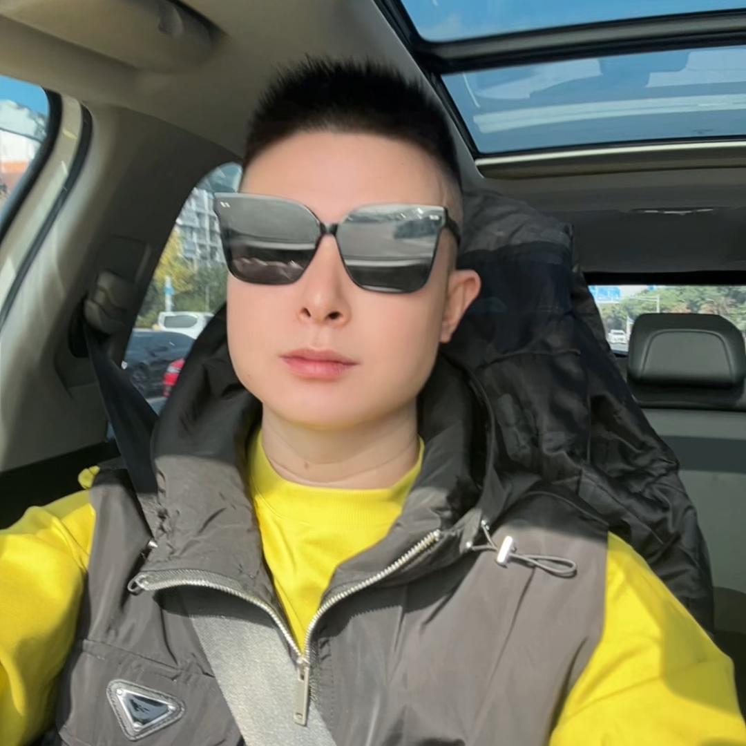 张   先    生....