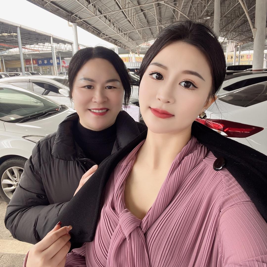 路通二手车 倩倩