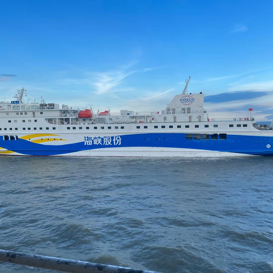 抬起头，阳光依旧灿烂