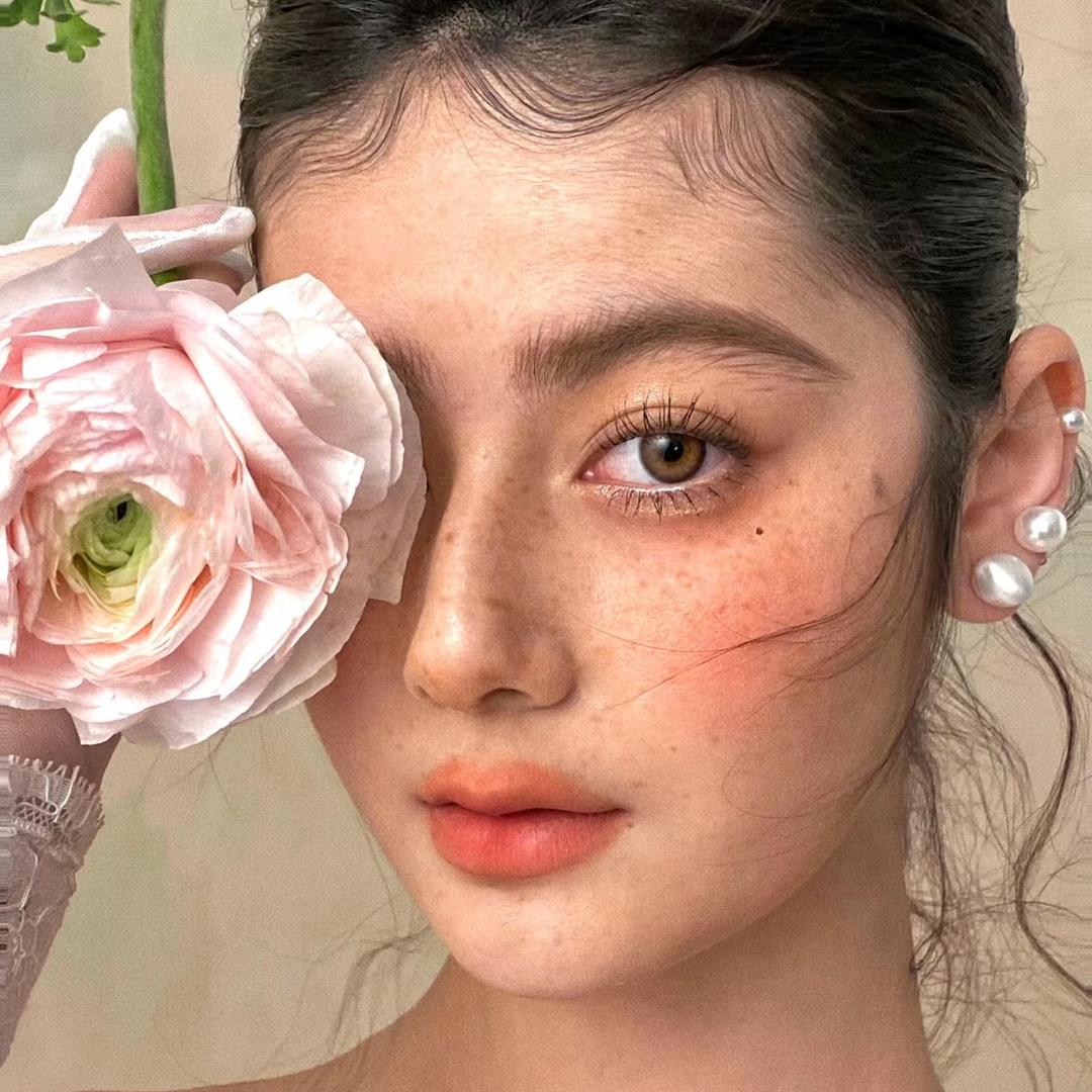 Linxi Aesthetic Mona