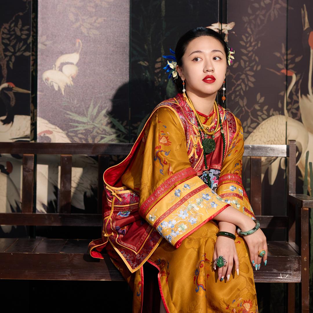 孔府有华服