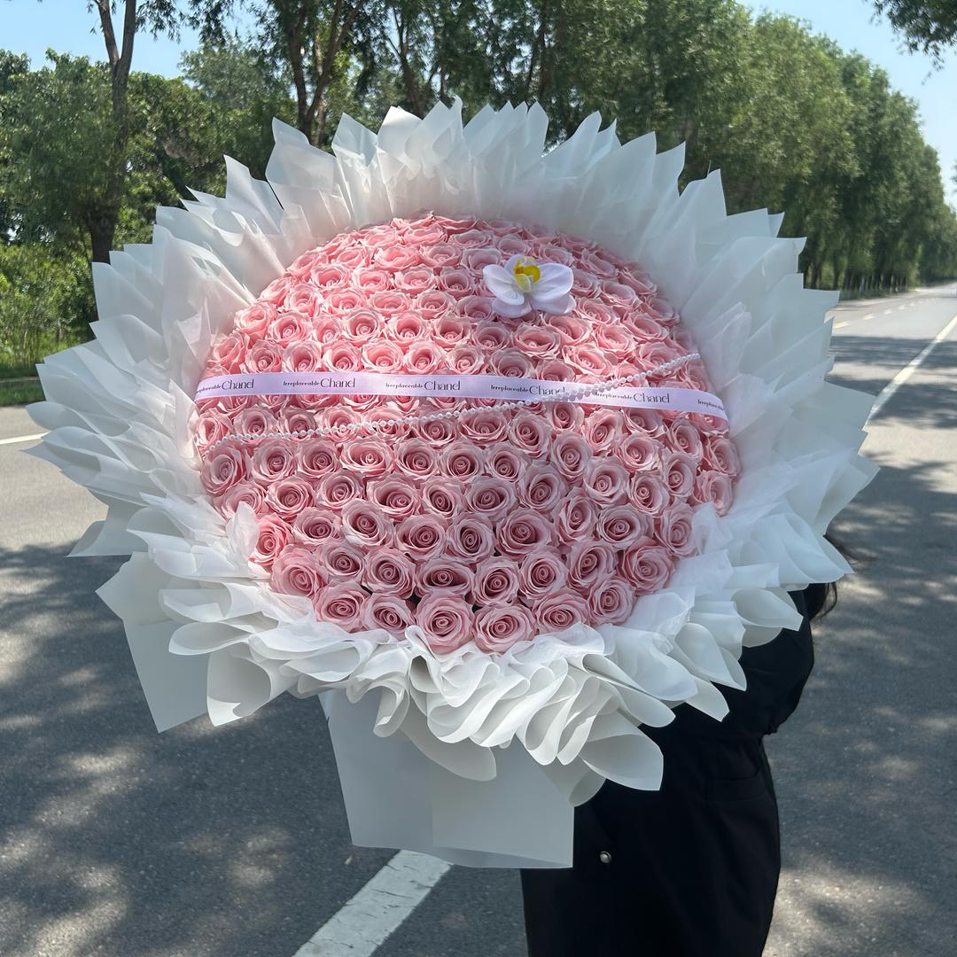 爱花伴梦幻花卉优品店