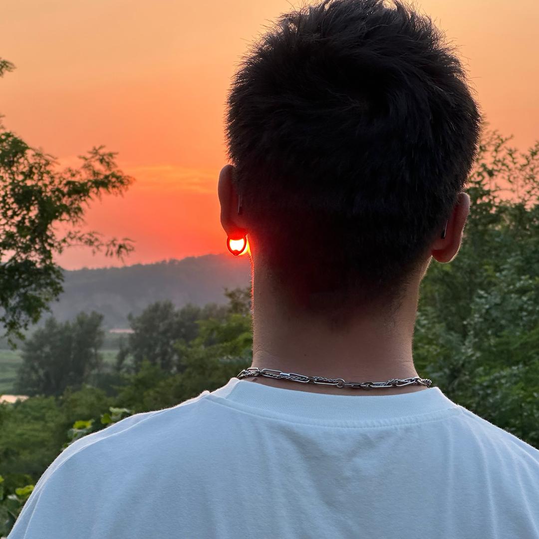 玩雕刻的纹身师