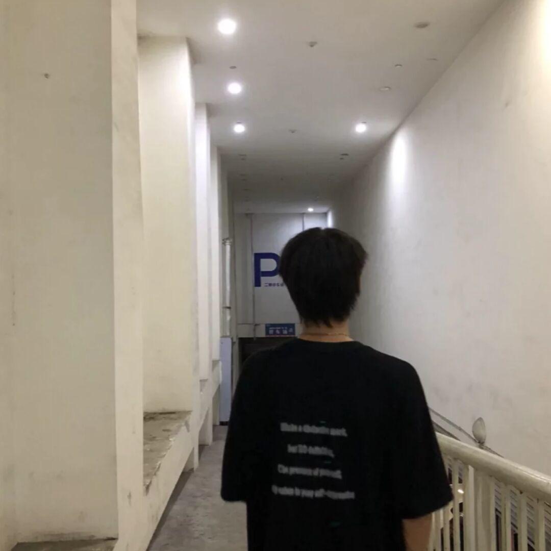 赤恩陈.