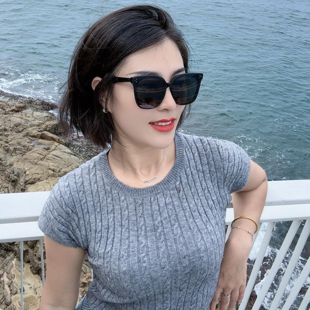 美丽大方自信的王女士