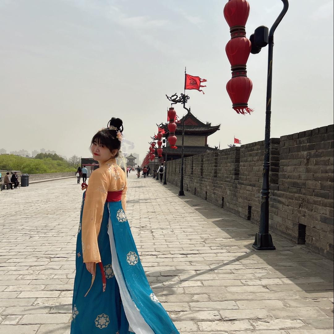 乱花渐欲迷人眼