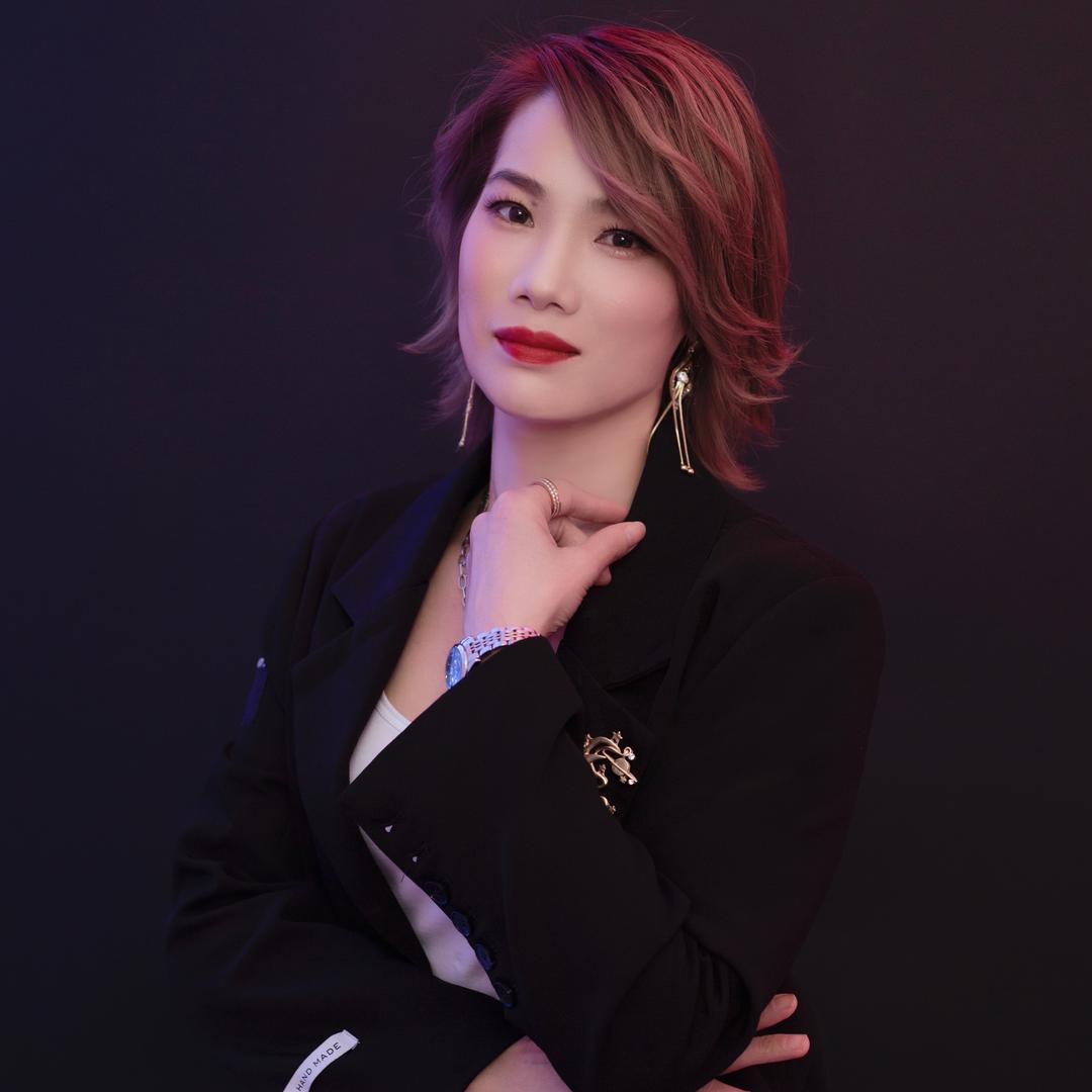 百色发型设计师～小艳