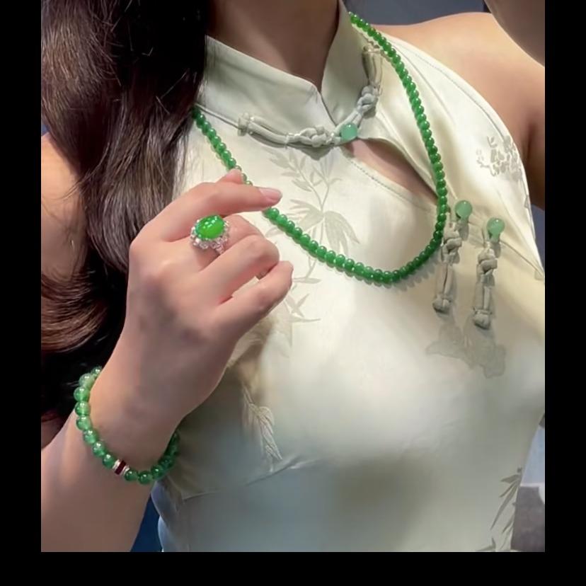 小张姑娘翡翠