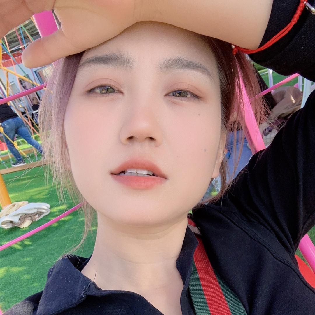 美发店老板娘（雅莉）