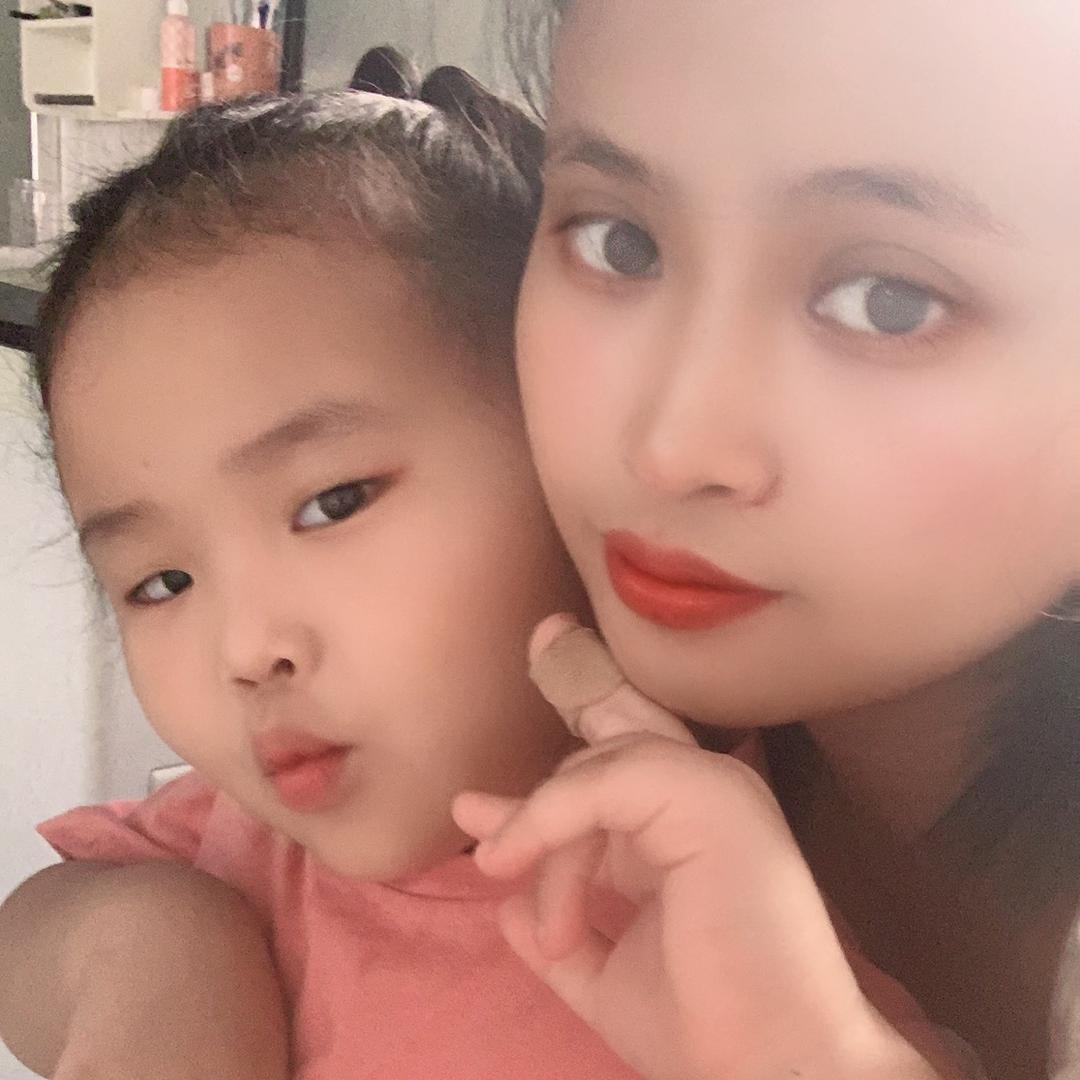 东山房产中介～燕子