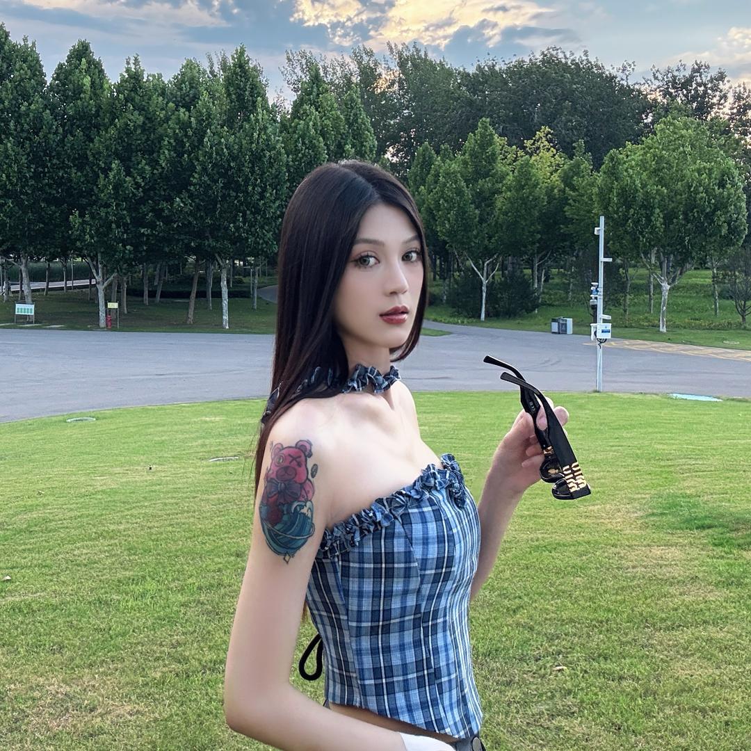 老鱼不吃许（小鱼）