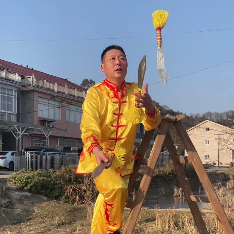@李文龙（三棒鼓非遗传承人）