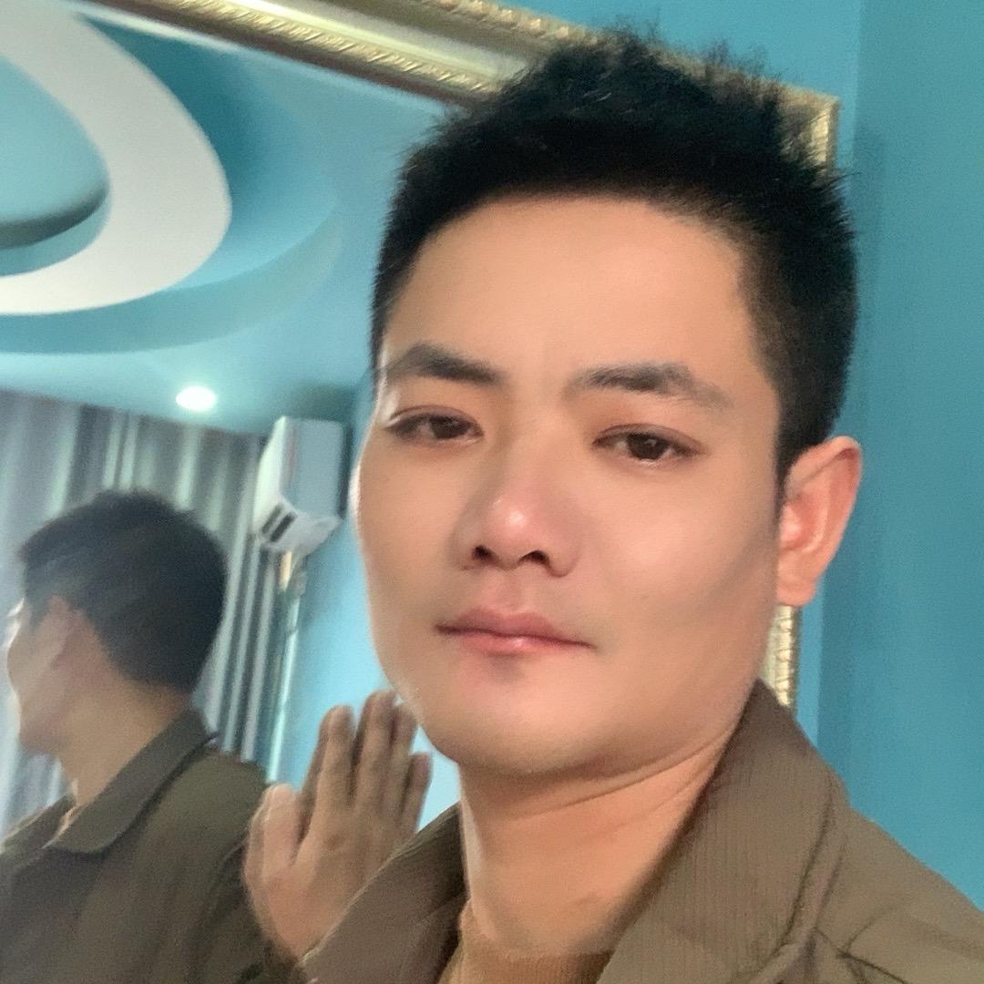 开着小卡，到处奔波