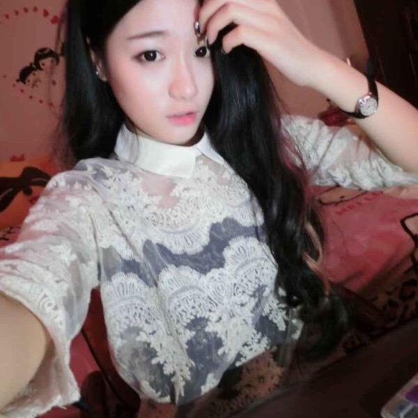 摩天活力城1号门98年单身小哥主打烤冷面