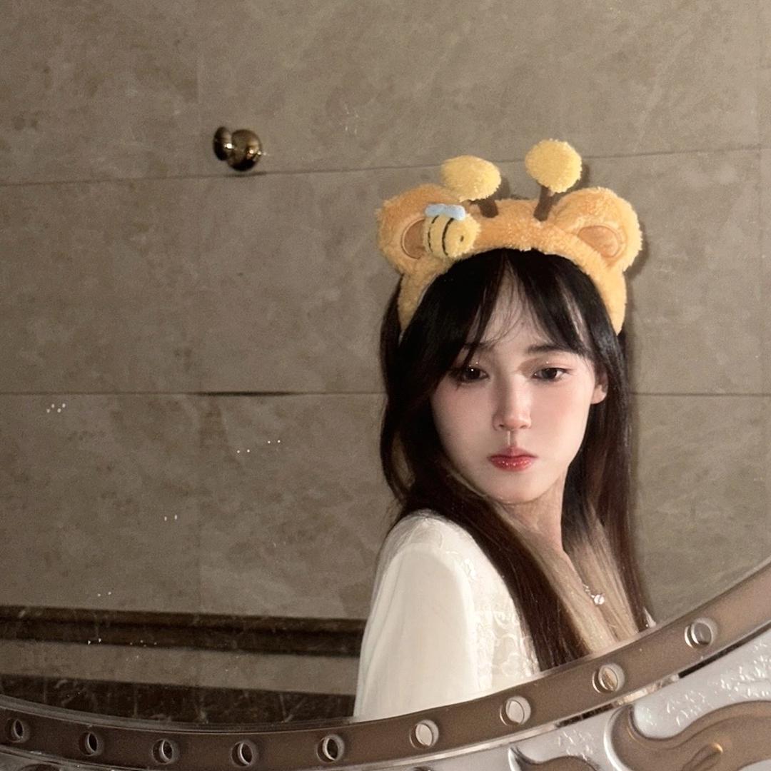 笨蛋美女来也.