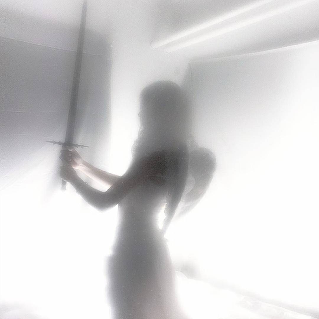 LING凌子