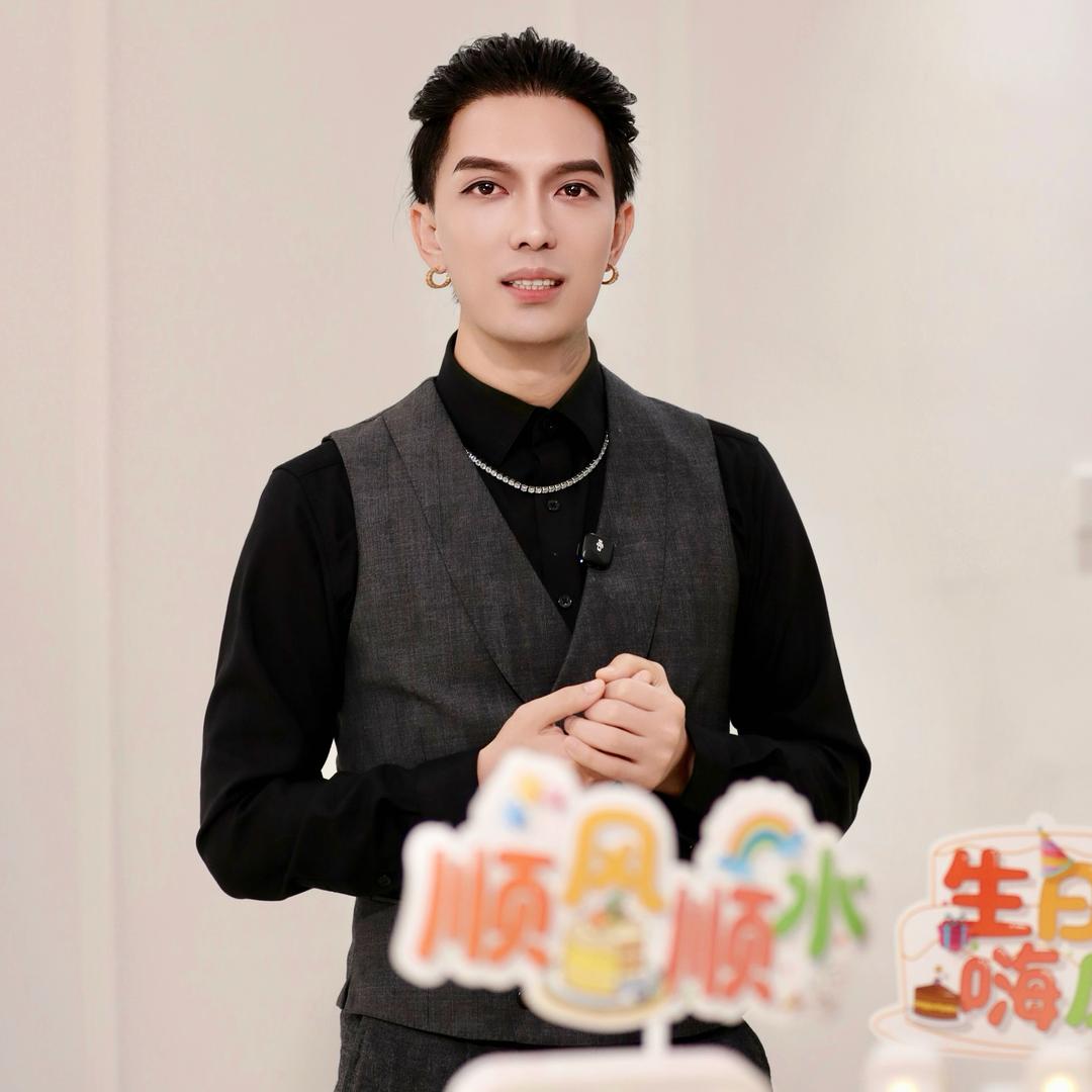 国际梅🔥（一枝梅）