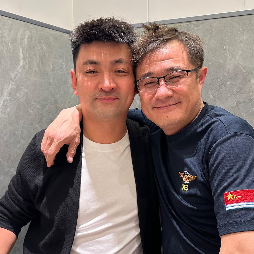 划拉哥大哥们