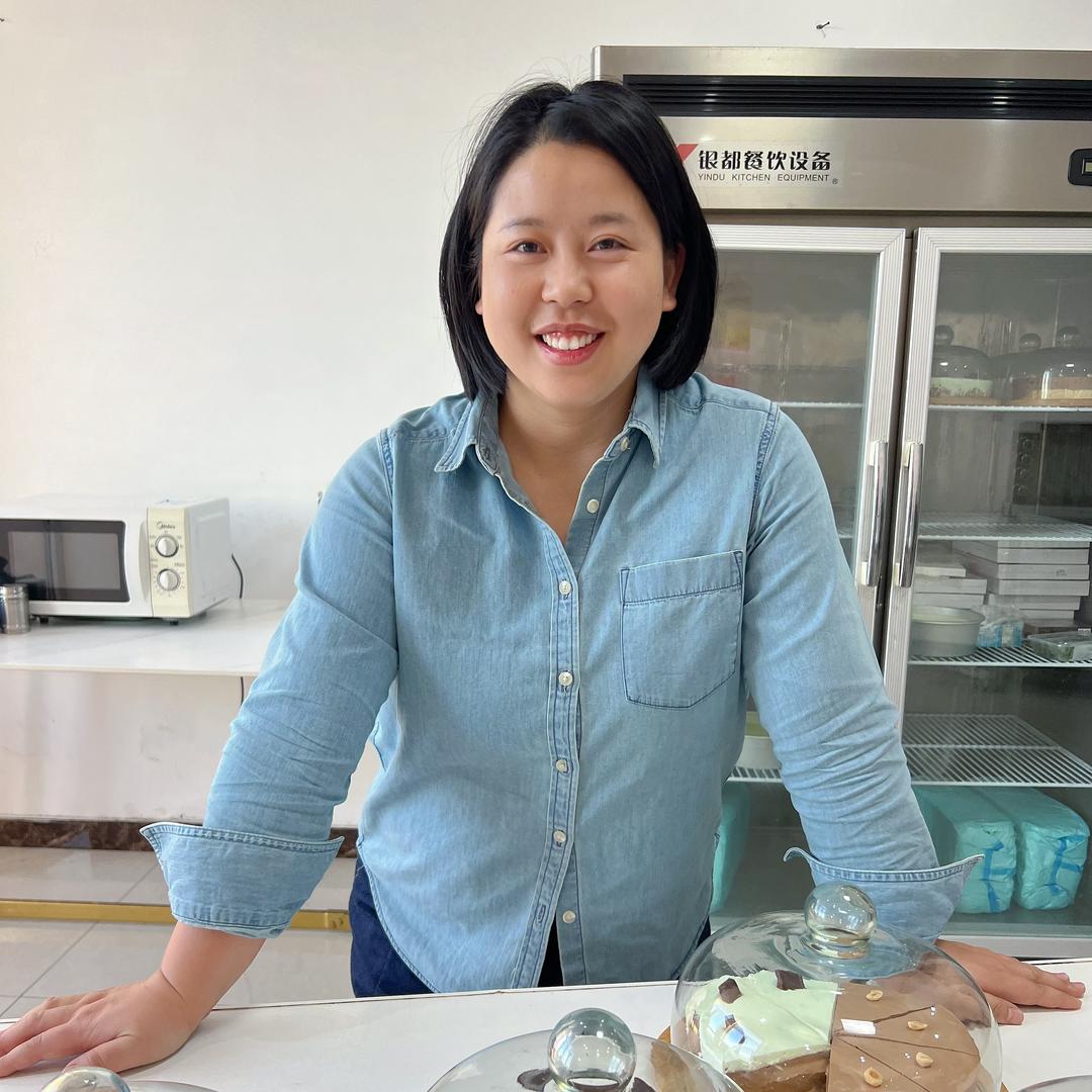 小罗开了甜品店