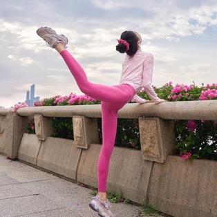 梦瑶露露瑜伽服女装专柜