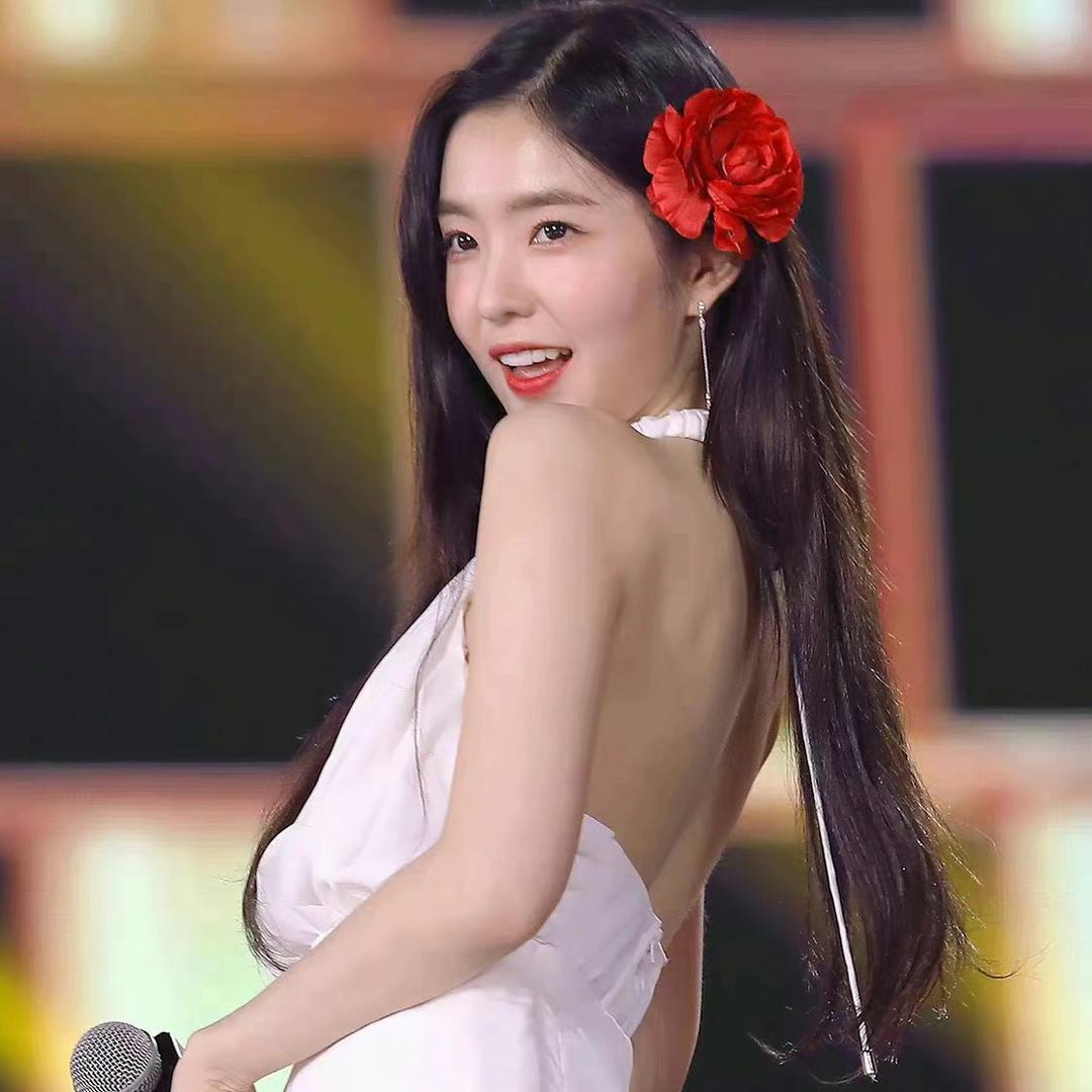 笨蛋美女小呆呆.