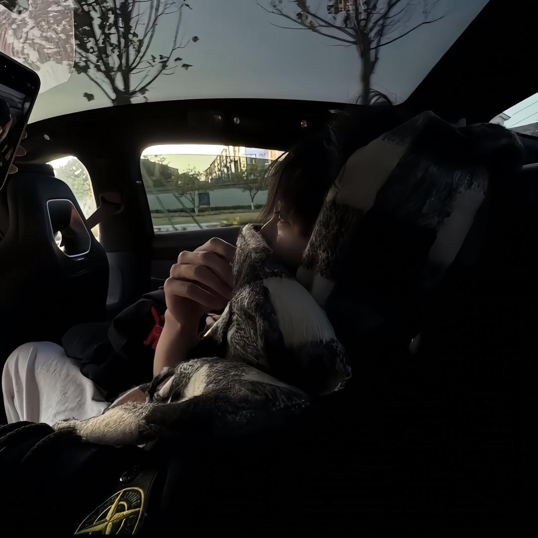 爱喝冰美式🧊.