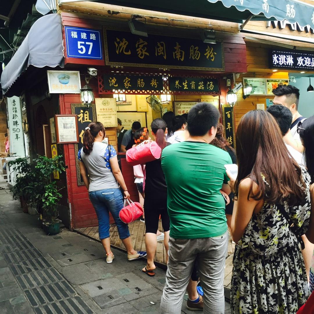 唱歌是认真的，跑调是天生的