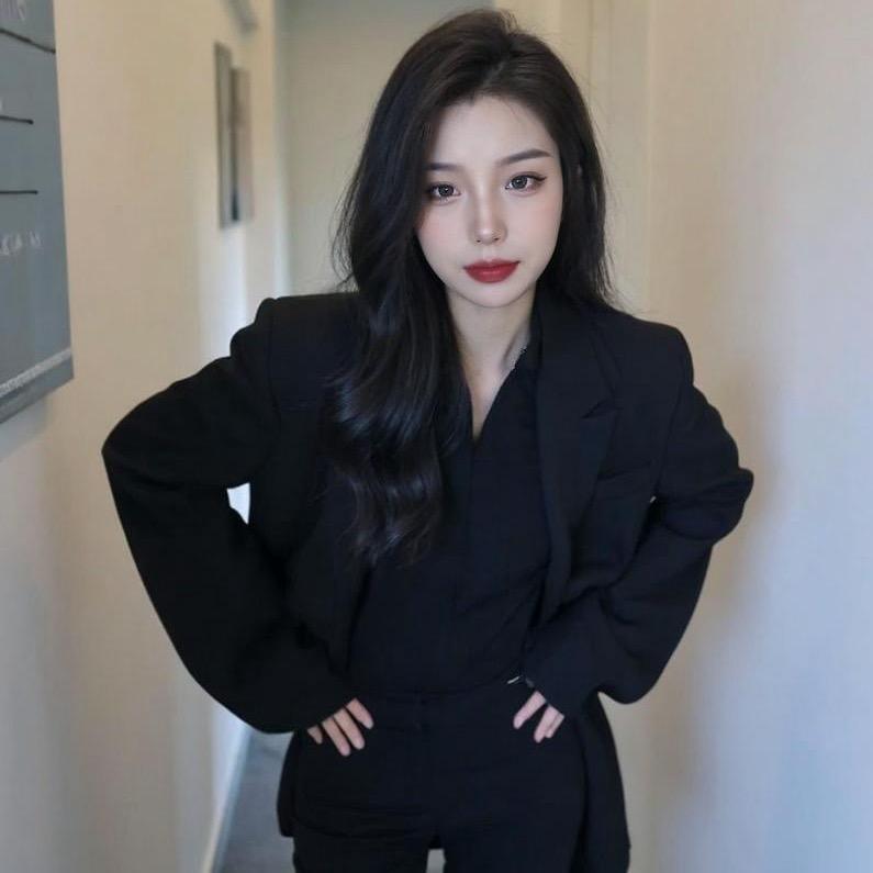 ⸌ဗိူ⸍ 小孩姐.