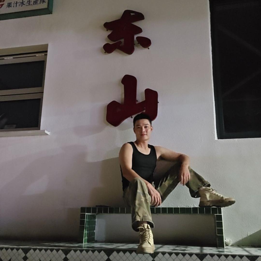 廖班长(做家政)