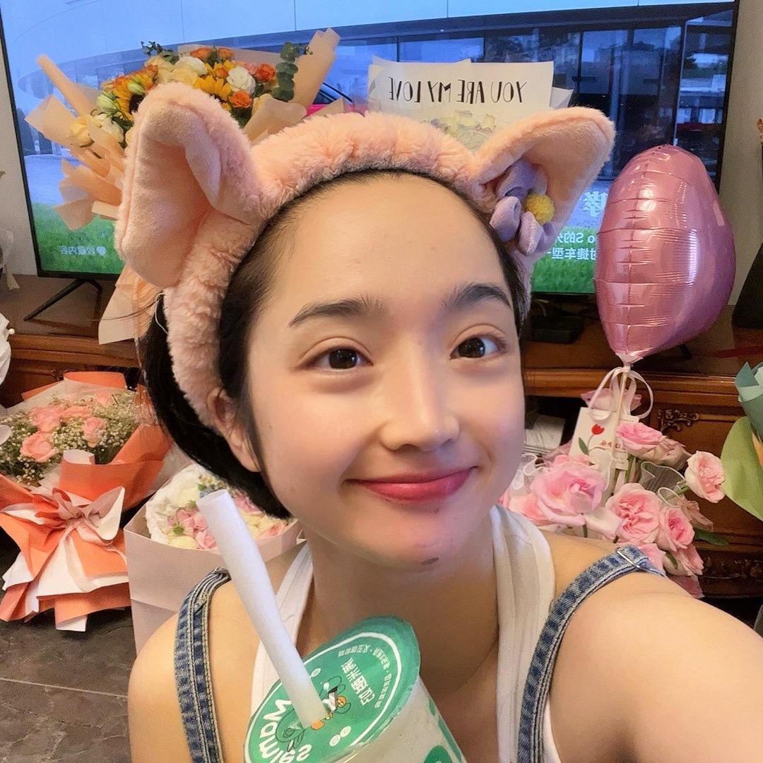 刘若🐳