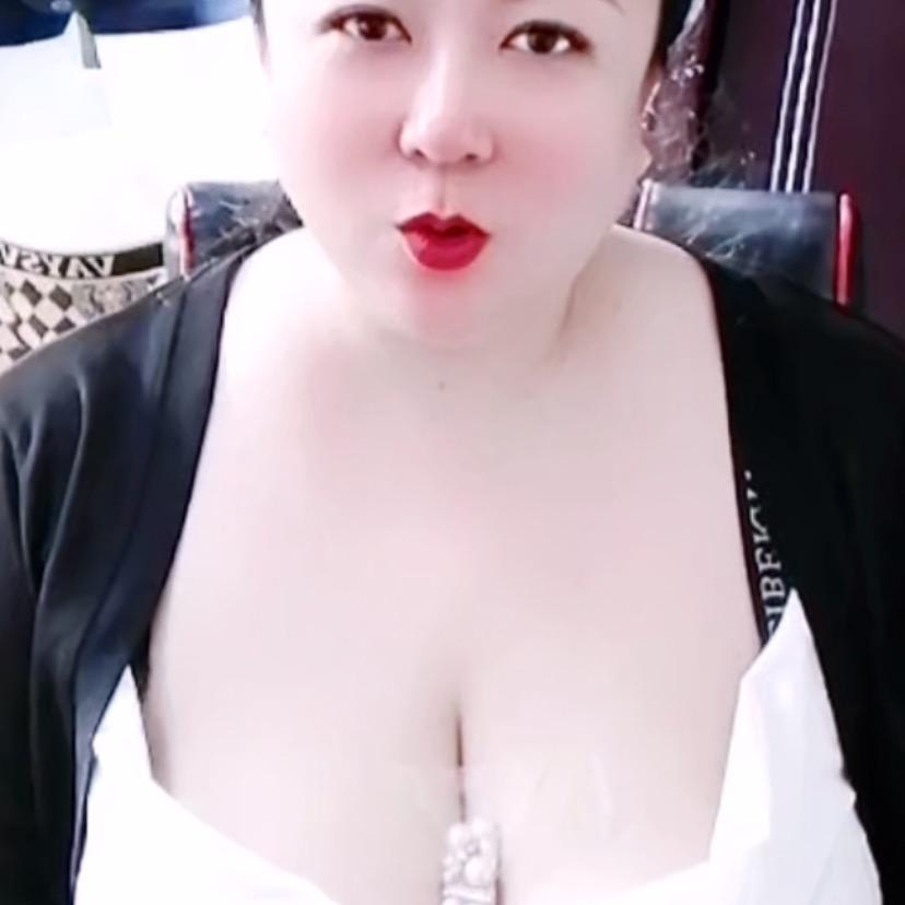共享单车公共厕所🐷138…70
