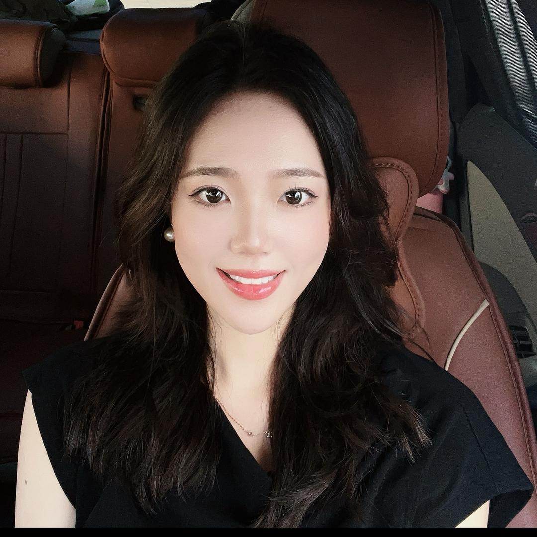 精致的朱朱女孩