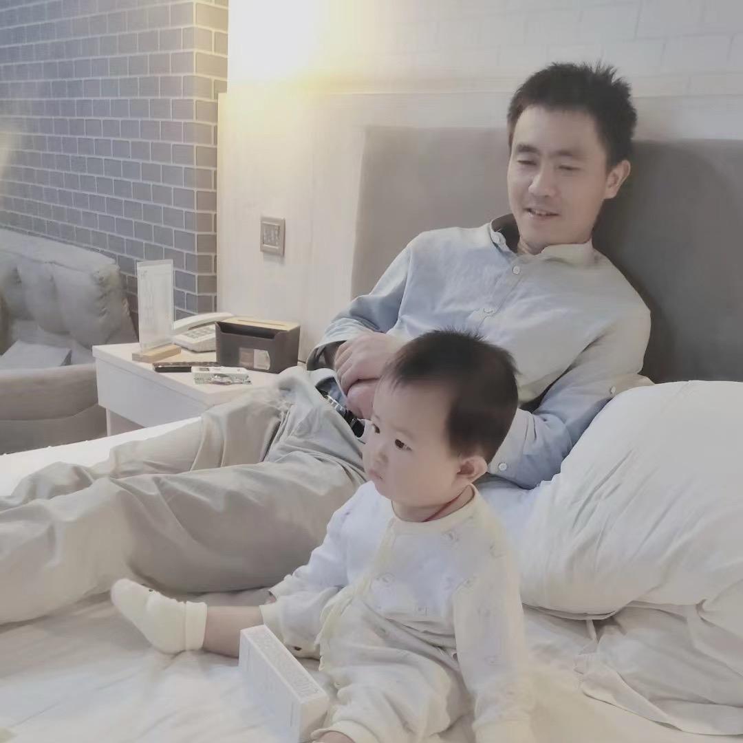 佛山陈岩阳商贸有限公司q