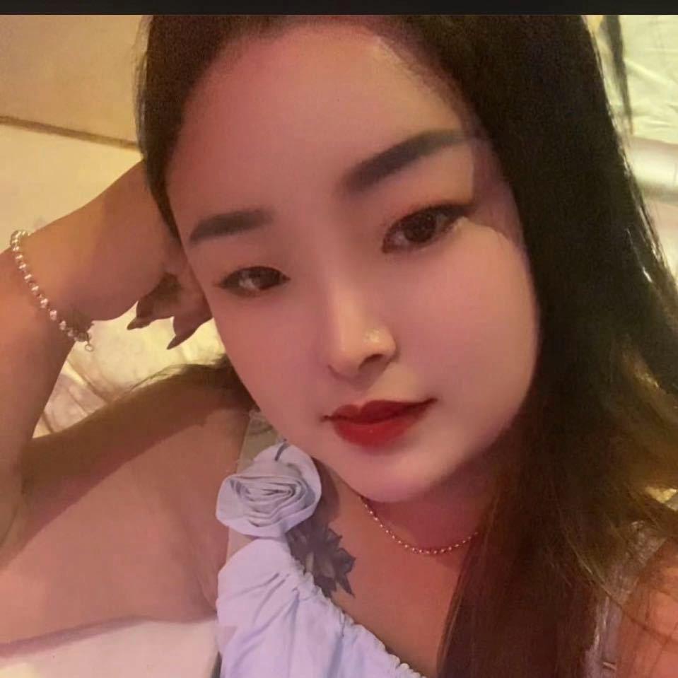 微笑掩饰悲伤