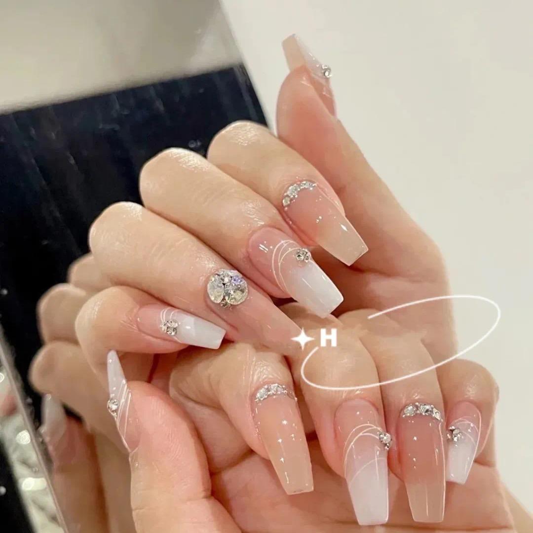 姿彩美甲美睫美容