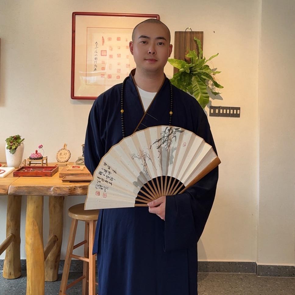 不屑一顾