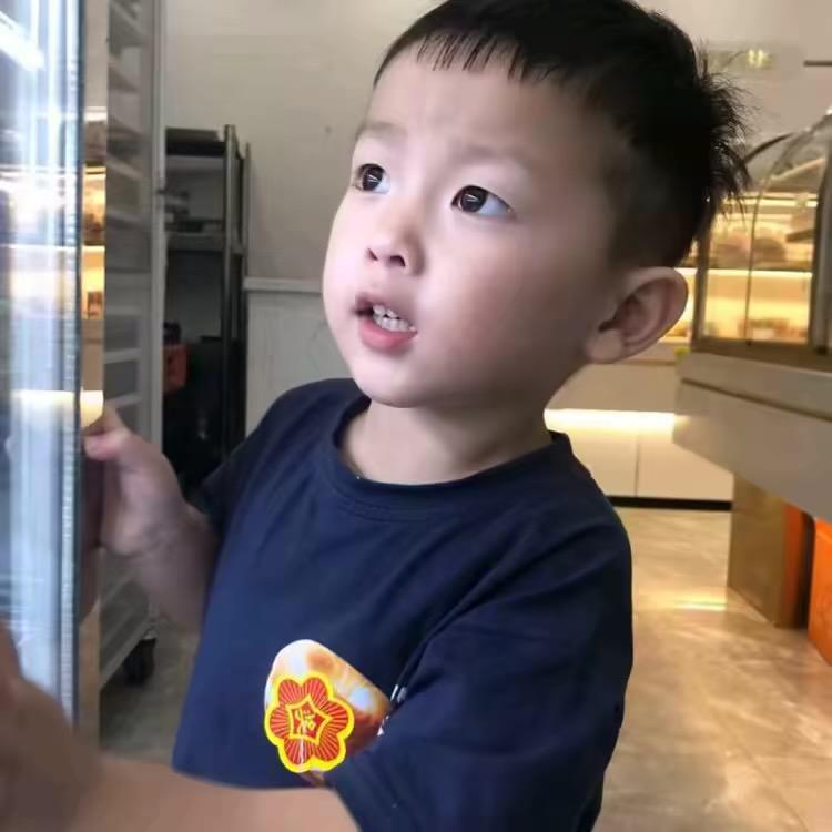 凌晨四点喂鸡发现老婆在和小三私会